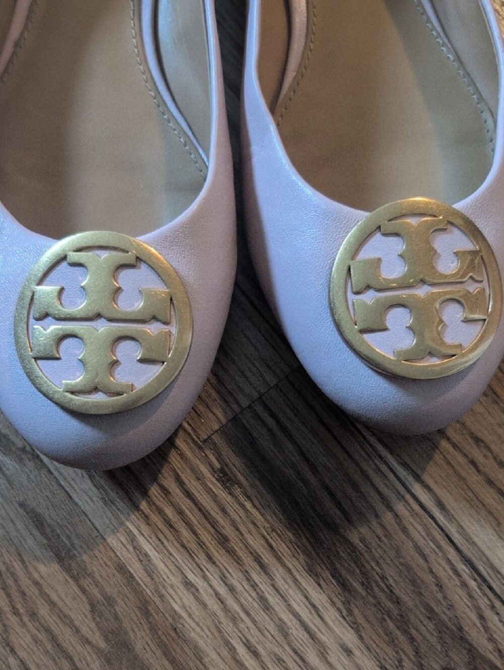 Tory Burch Pale Pink Leather Logo Ballet Flats with Gold Medallion - Picture 7 of 7